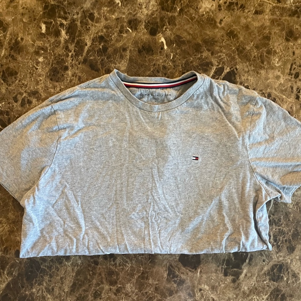 Gray Tommy Hilfiger tshirt